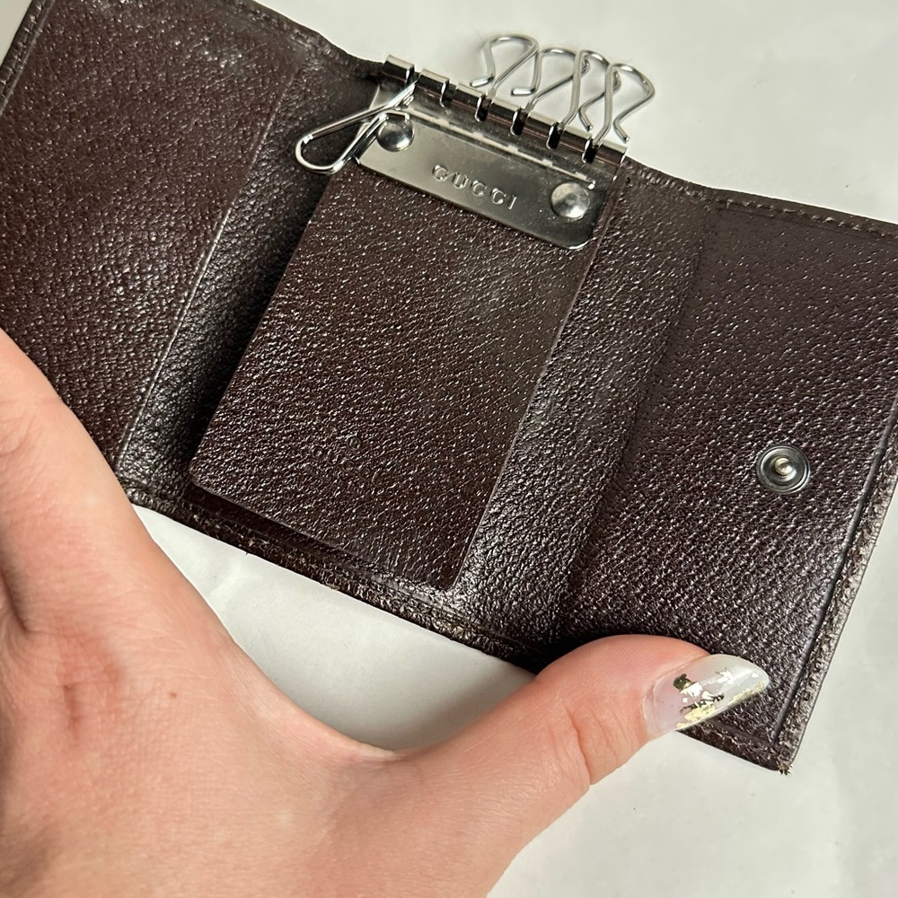 Gucci Brown Key Card Holder with Monogram Design - Picture 5 of 8